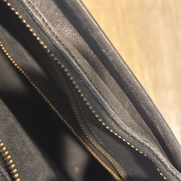 Vintage gorgeous Coach bag with embossed label, original leather tag,zipper pull - Picture 10 of 16